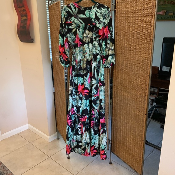 Long sleeved full length dress with pockets - Picture 2 of 5